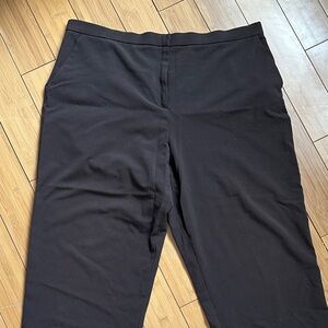 Sag Harbor Women’s Brown Capri Pants